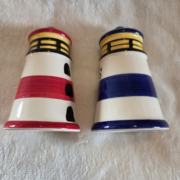 Lighthouse Salt And Pepper Shakers - Picture 3 of 10